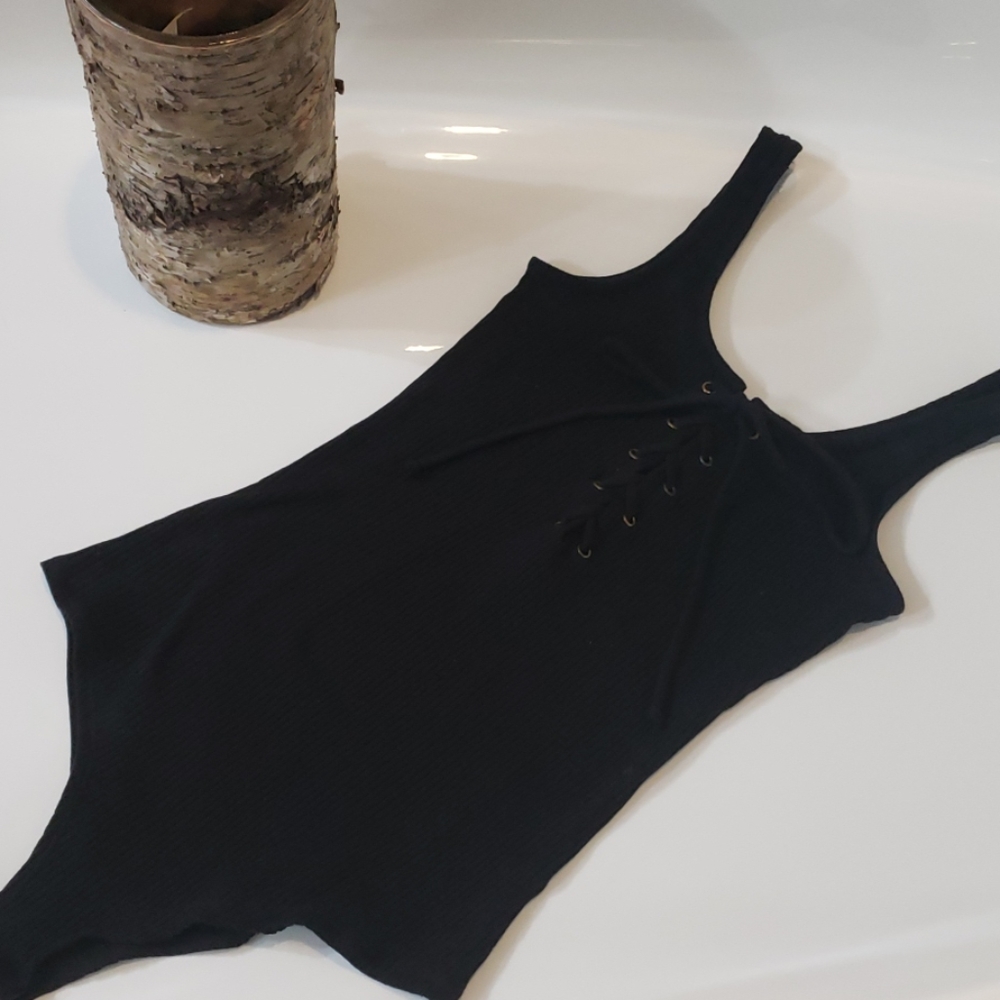 SUUPER CuTe ribbed bodysuit